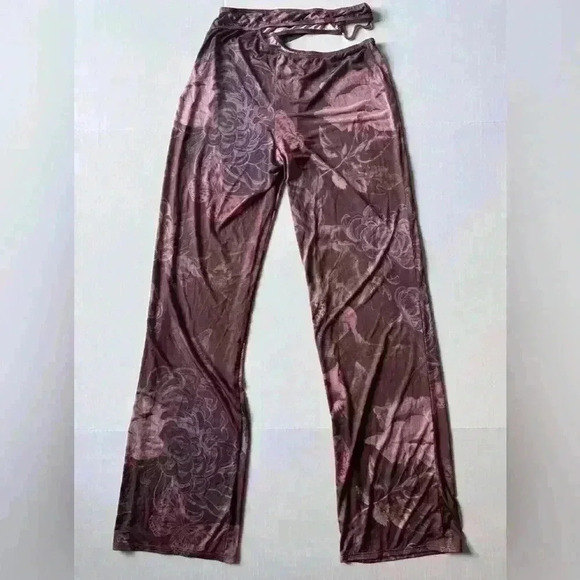 PrettyLittleThings Women’s Floral Slinky Cut‎ Out Wide Leg Pants Size 8 - Picture 4 of 9